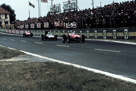 Hill ahead of Brabham and von Trips.