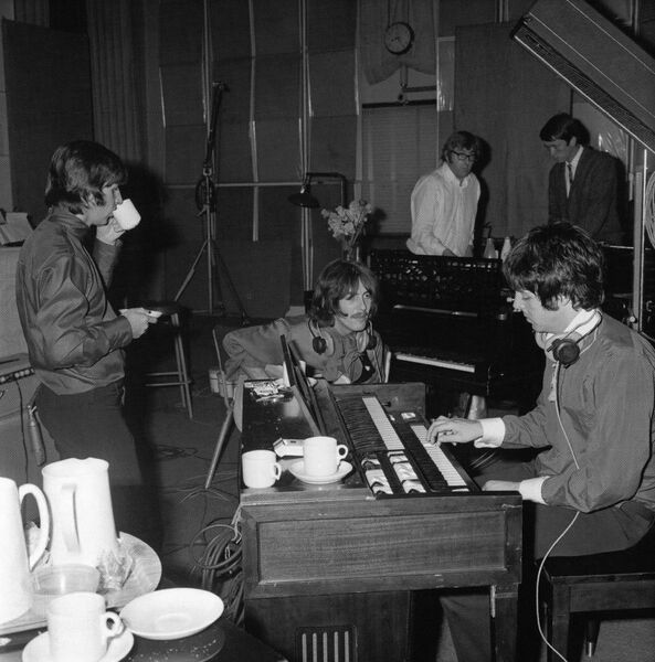 File:Beatles RecordingSession 4June1968.jpg