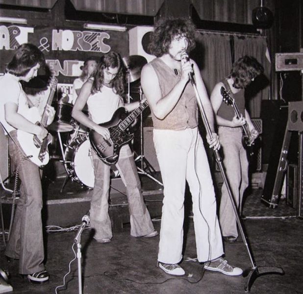 File:Iron Maiden 1976 2.jpeg