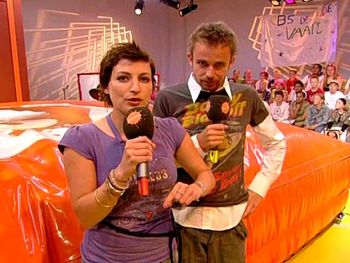 Patrick Martens & Vivienne van den Assem hosting an episode of the show.