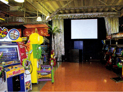 Um Jammer Lammy NOW! in a Namco arcade next to other Namco guitar games (NOURS Vol. 27)